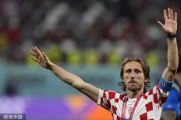 PG电子模拟器 【诗评世界杯】中场大师风云人物 笛声悠扬圆满谢幕